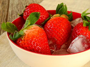 草莓的英文：探索这种美味水果的语言与文化