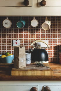 厨房马赛克选购指南，从材质到设计，让你轻松打造完美厨房空间