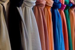 围巾的挑选与购买指南，从材质到搭配，让你成为网购达人